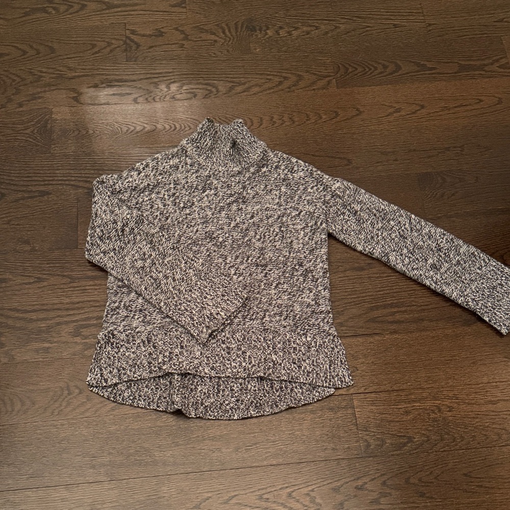 Theory cozy black/white Sweater